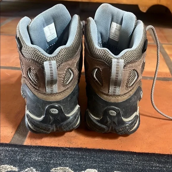 Oboz Women's Brown Hiking Boots - Picture 3 of 5